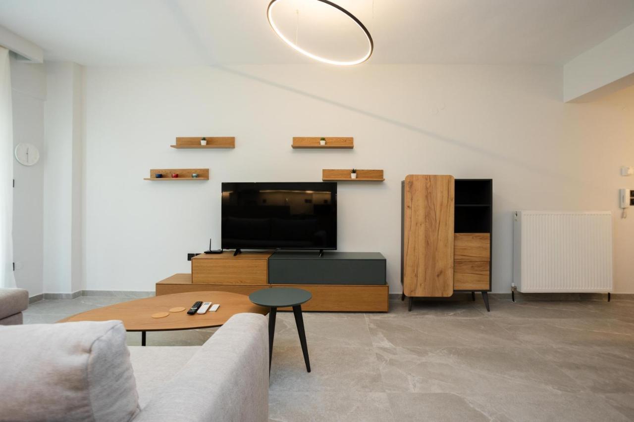 Elegance Apartment 2 Bedroom Suites Tesalonika Bagian luar foto