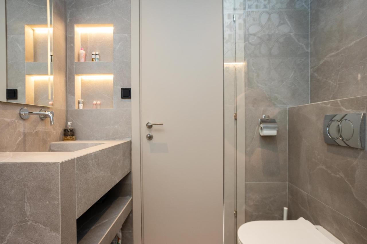 Elegance Apartment 2 Bedroom Suites Tesalonika Bagian luar foto